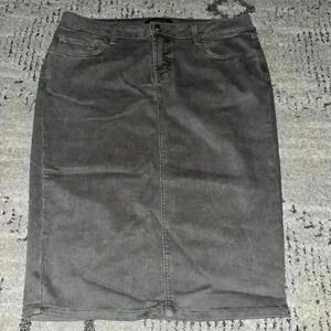 Seven two denim pencil skirt size 8/10‎